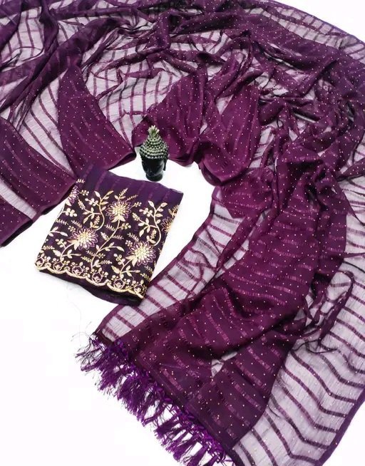 Chiffon Bollywood Saree With Separate Blouse - Image 3